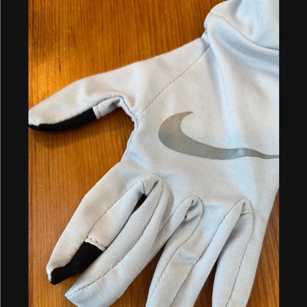 Nike Women’s Running Gloves Fleece White Black Activewear New Winter fall cold